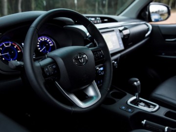 Toyota Hilux Invincible 50 Chrome Edition na 50-lecie modelu